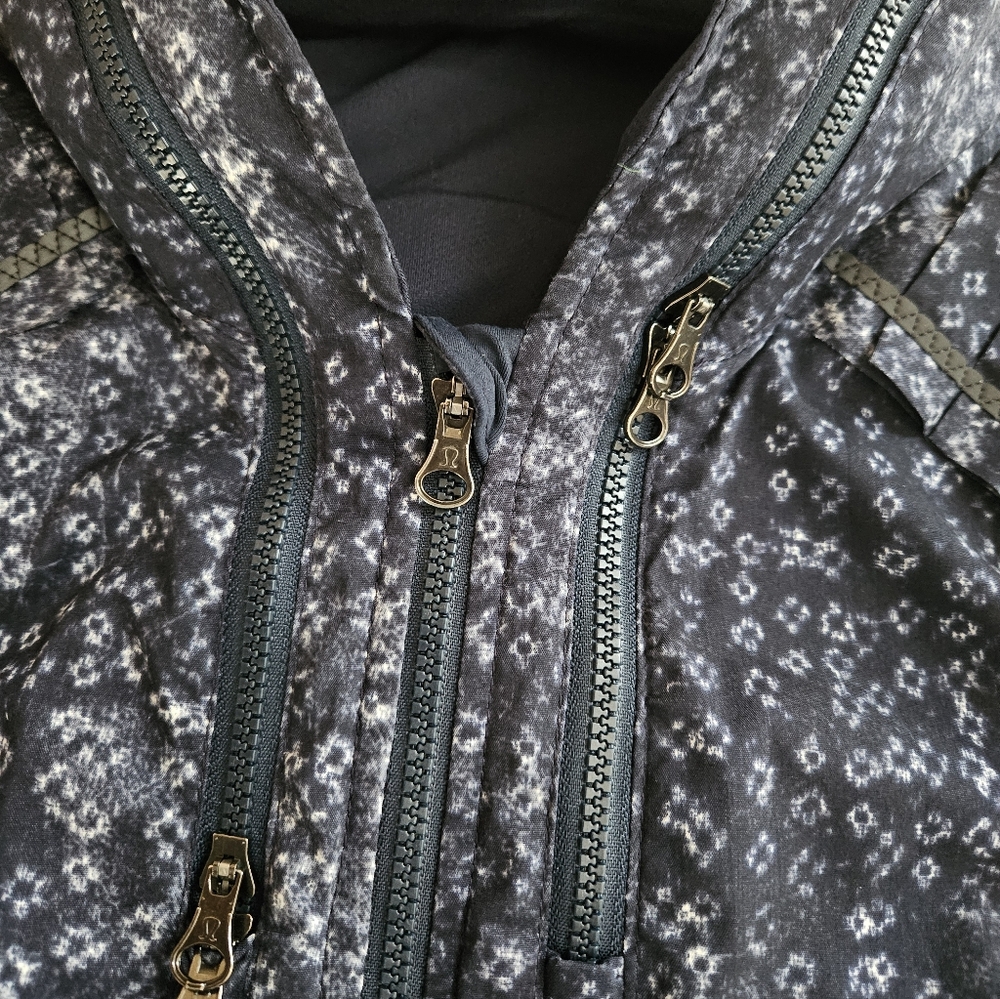 Lululemon Spring Forward Jacket Women 8 Kanoko Twist Inkwell Ghost Navy Hooded - Picture 10 of 12